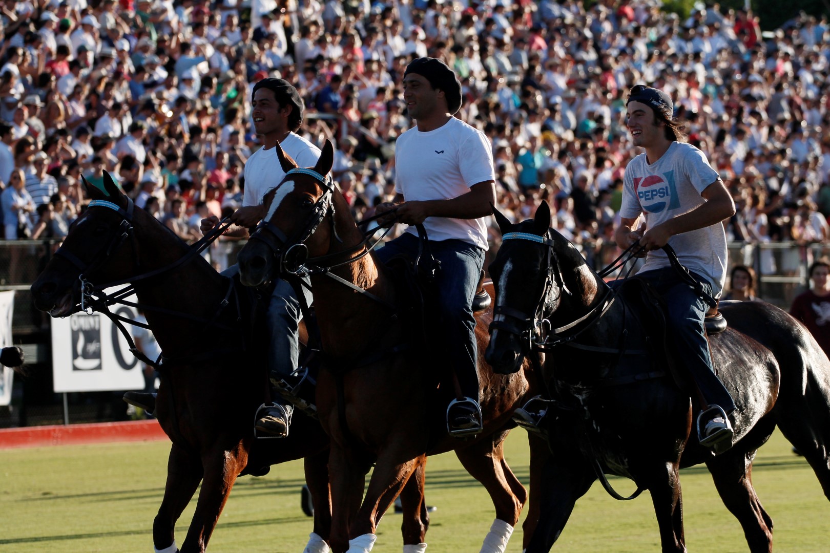 19 La Dolfina petiseros